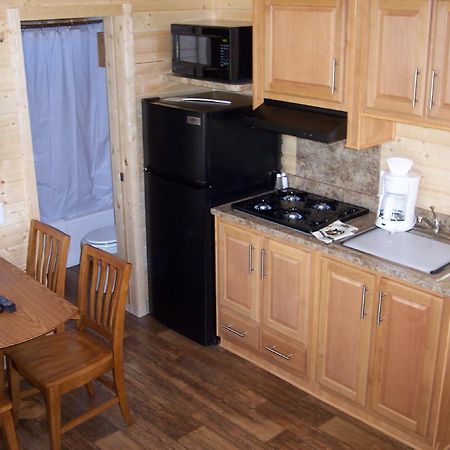 Russian River Camping Resort Cottage 7 Cloverdale Bagian luar foto