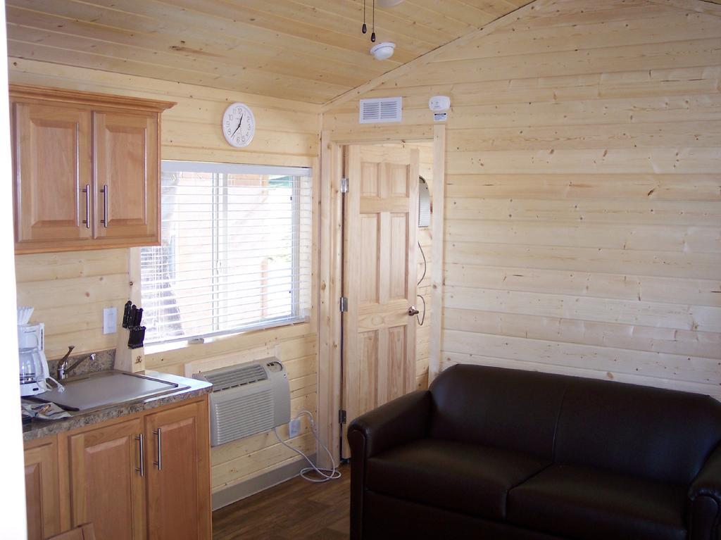 Russian River Camping Resort Cottage 7 Cloverdale Bagian luar foto